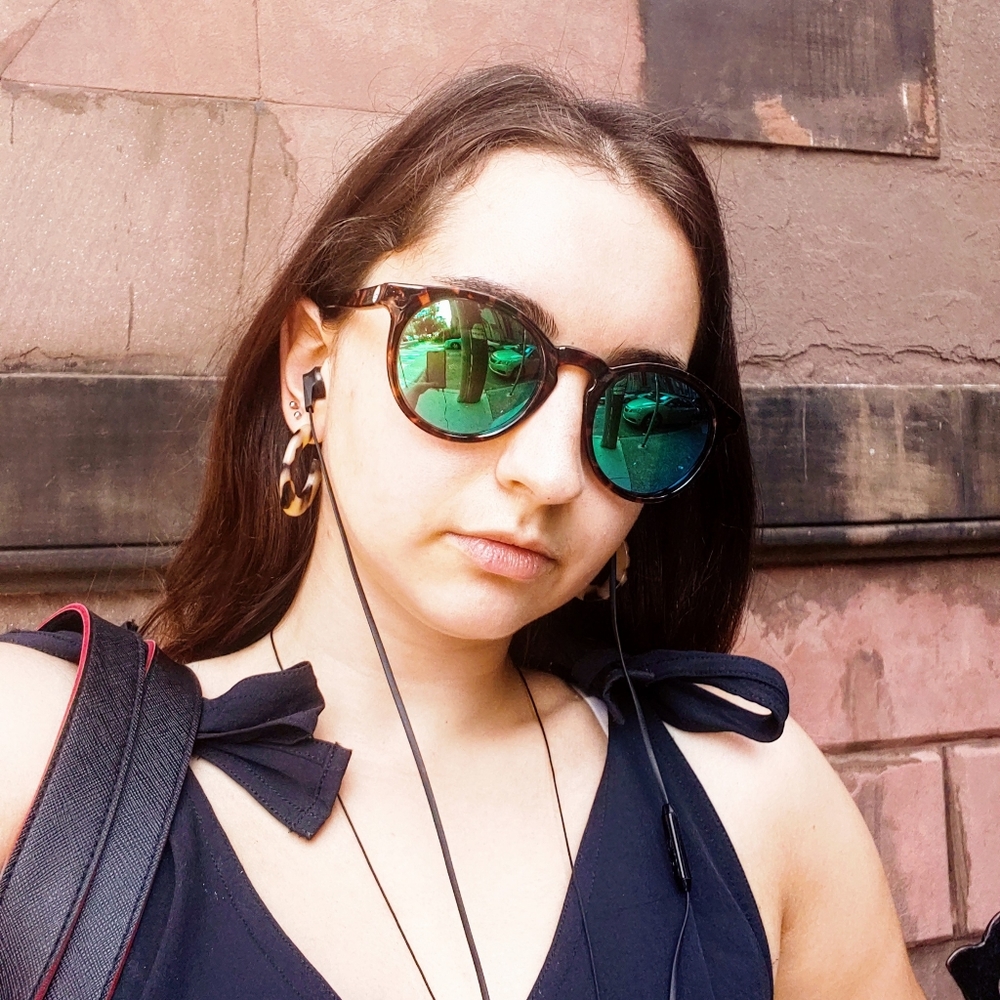 Meet your Posher, Gina